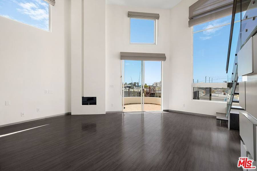 235 Main St APT 316, Venice, CA 90291, photo 2