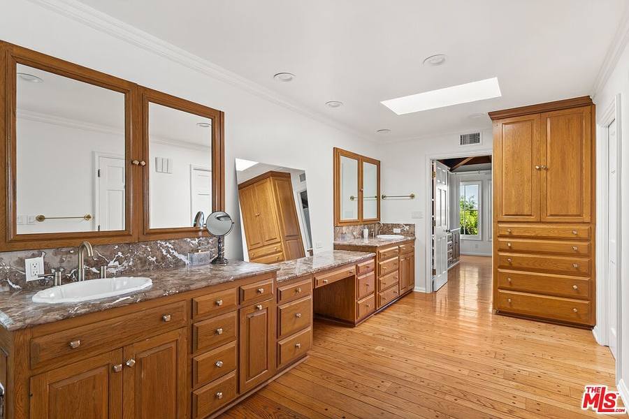 2317 Kimridge Rd, Beverly Hills, CA 90210, photo 10