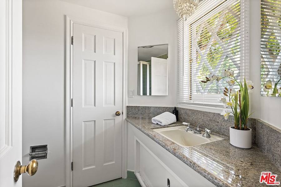 2317 Kimridge Rd, Beverly Hills, CA 90210, photo 14