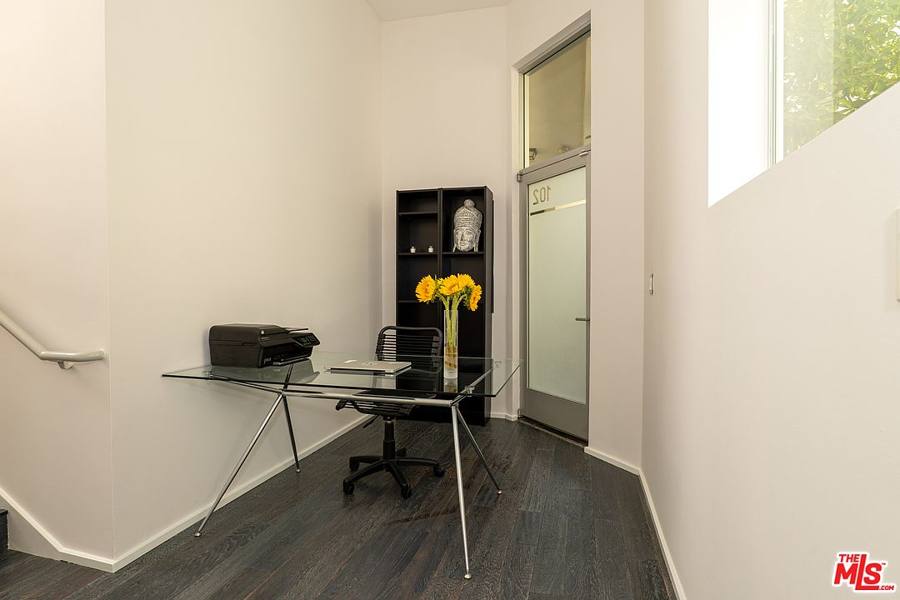 8703 W West Knoll Dr, West Hollywood, CA 90069, photo 9