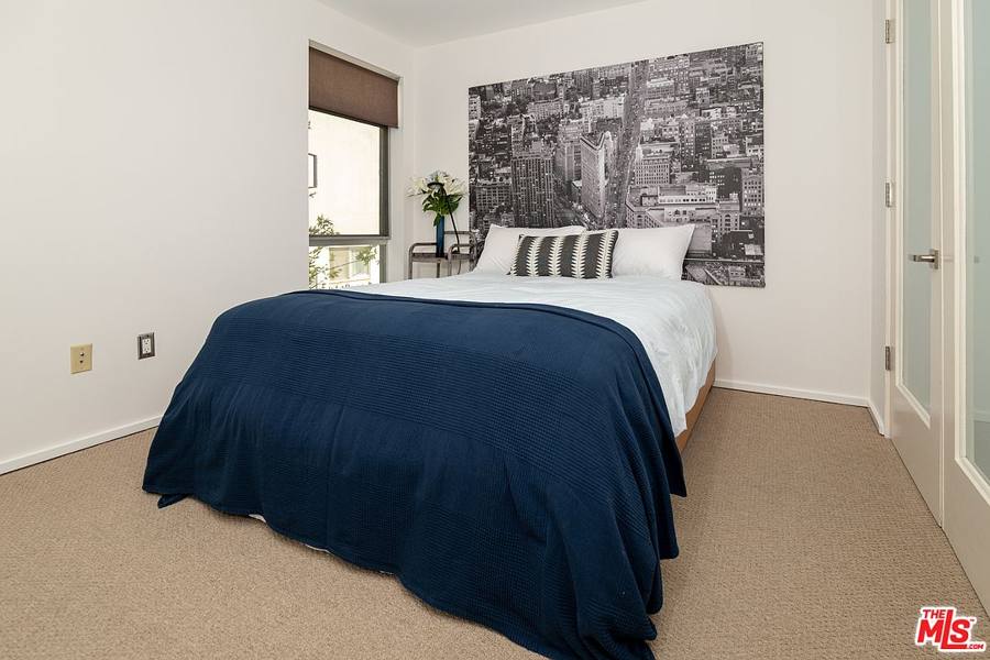 8703 W West Knoll Dr, West Hollywood, CA 90069, photo 11
