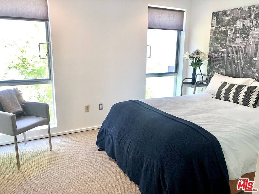 8703 W West Knoll Dr, West Hollywood, CA 90069, photo 12