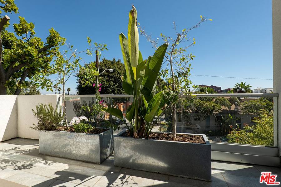 8703 W West Knoll Dr, West Hollywood, CA 90069, photo 19