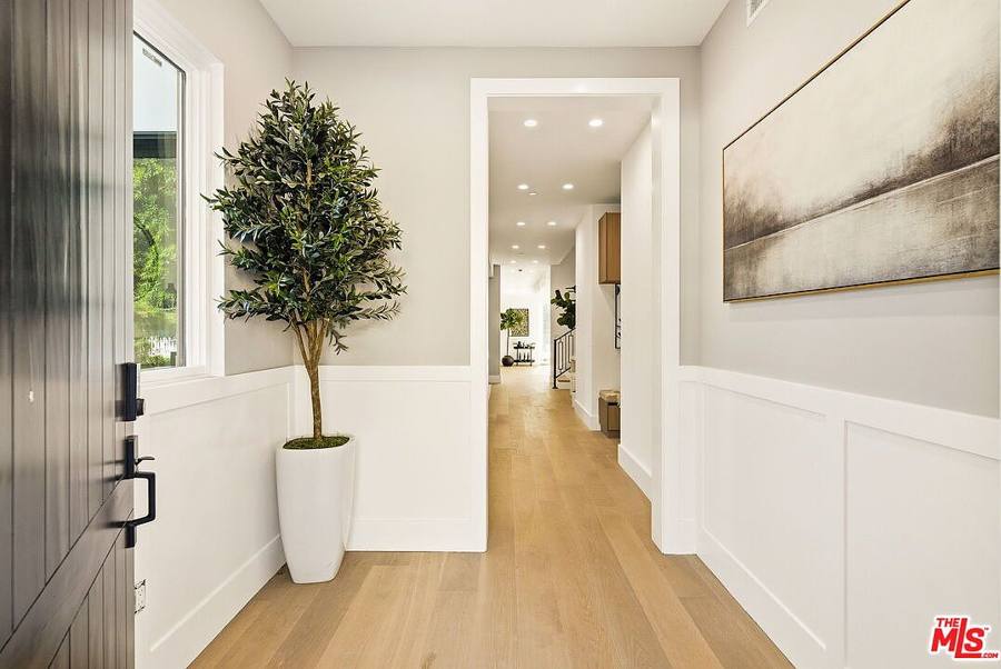 4423 Noble Ave, Sherman Oaks, CA 91403, photo 2