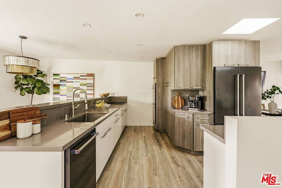 2753 La Cuesta Dr, Los Angeles, CA 90046, photo 10