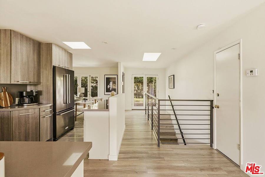 2753 La Cuesta Dr, Los Angeles, CA 90046, photo 13