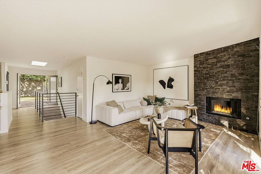 2753 La Cuesta Dr, Los Angeles, CA 90046, photo 15