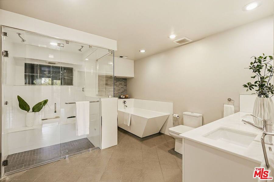 2753 La Cuesta Dr, Los Angeles, CA 90046, photo 21
