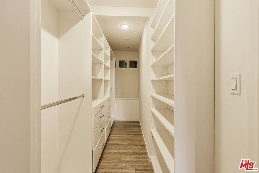 2753 La Cuesta Dr, Los Angeles, CA 90046, photo 24