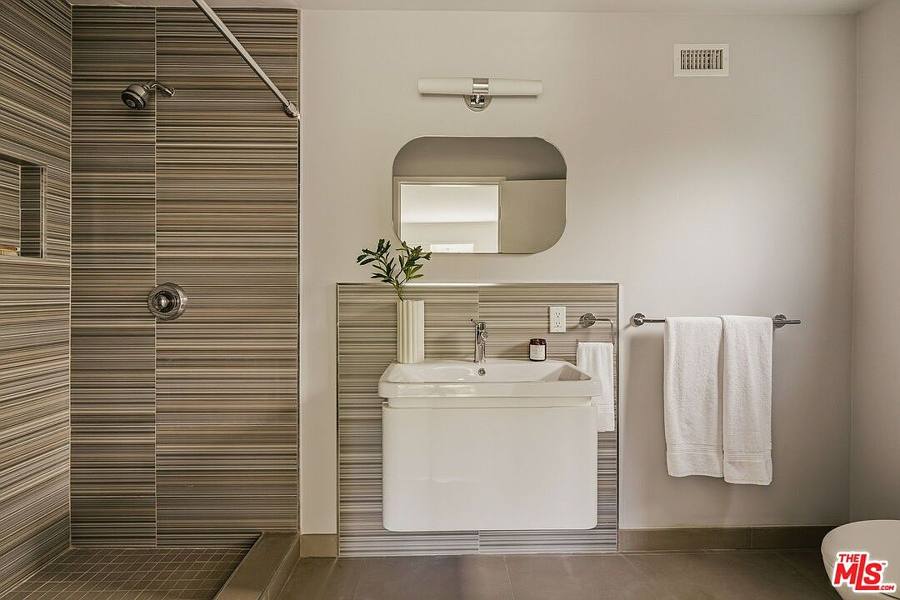 2753 La Cuesta Dr, Los Angeles, CA 90046, photo 26