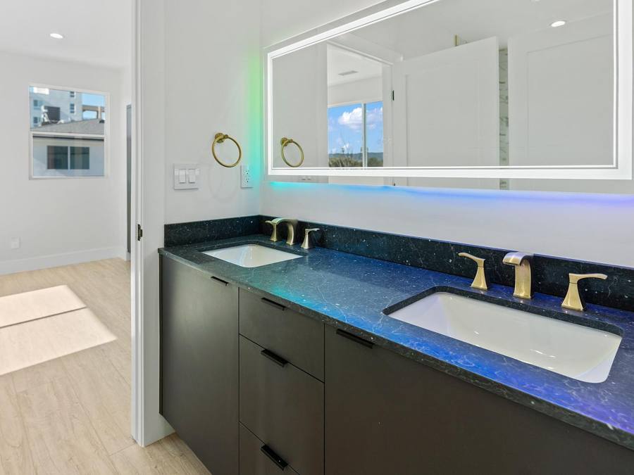 15224 W Holyland Dr, Van Nuys, CA 91411, photo 13