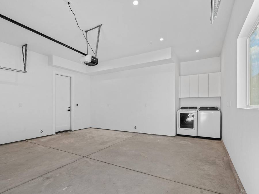 15224 W Holyland Dr, Van Nuys, CA 91411, photo 17