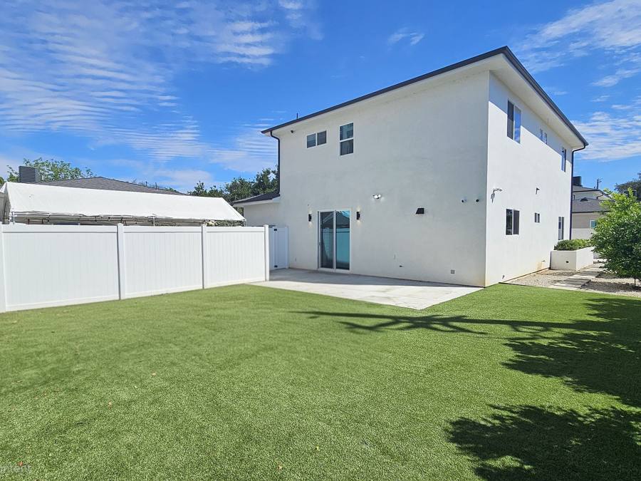 15224 W Holyland Dr, Van Nuys, CA 91411, photo 18