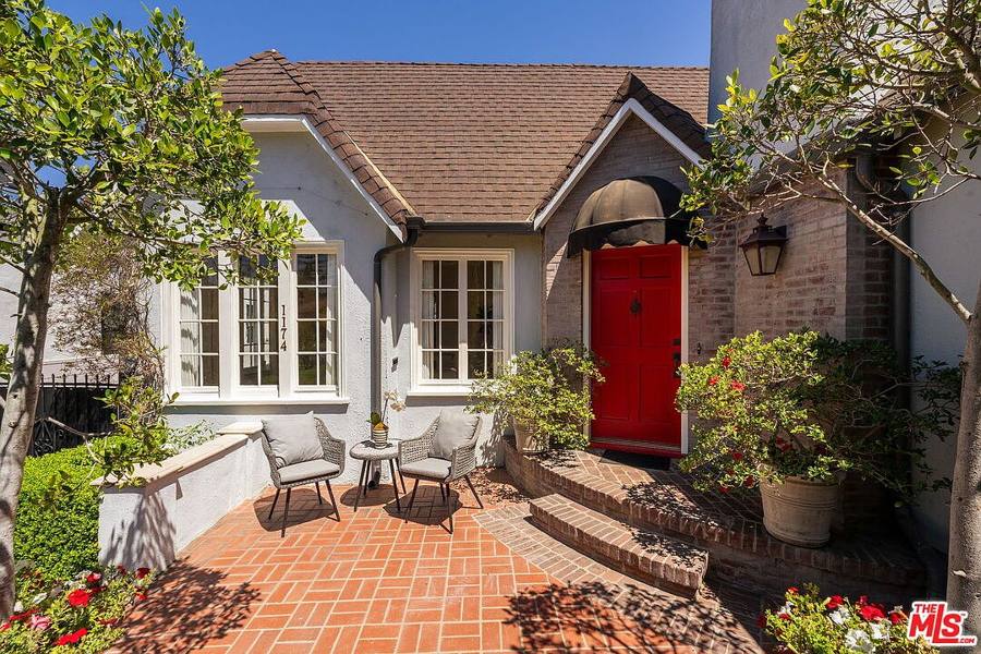 1174 Masselin Ave, Los Angeles, CA 90019, photo 2