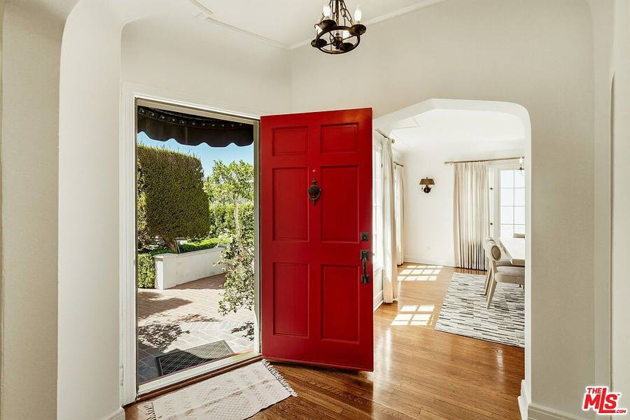 1174 Masselin Ave, Los Angeles, CA 90019, photo 3