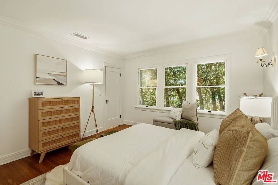 1174 Masselin Ave, Los Angeles, CA 90019, photo 27