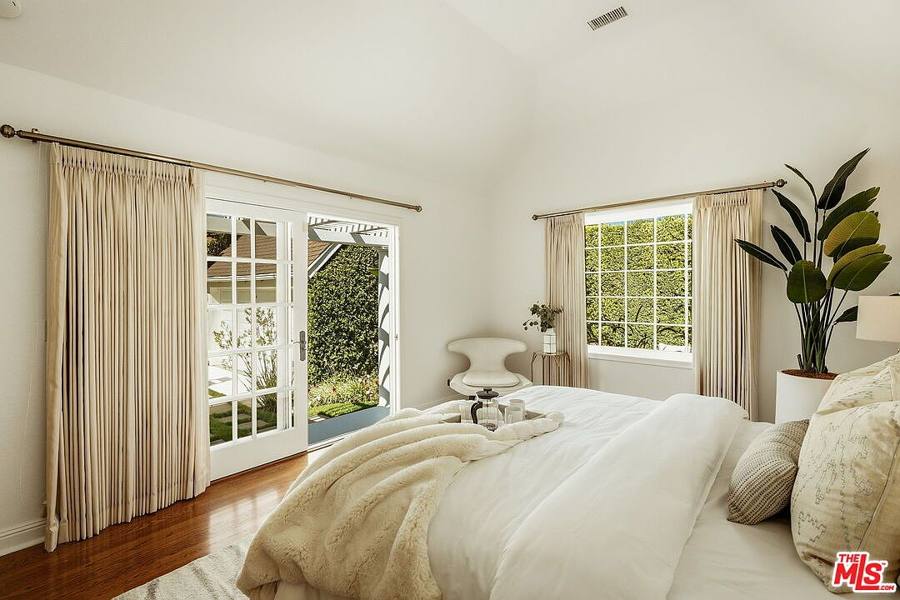 1174 Masselin Ave, Los Angeles, CA 90019, photo 42